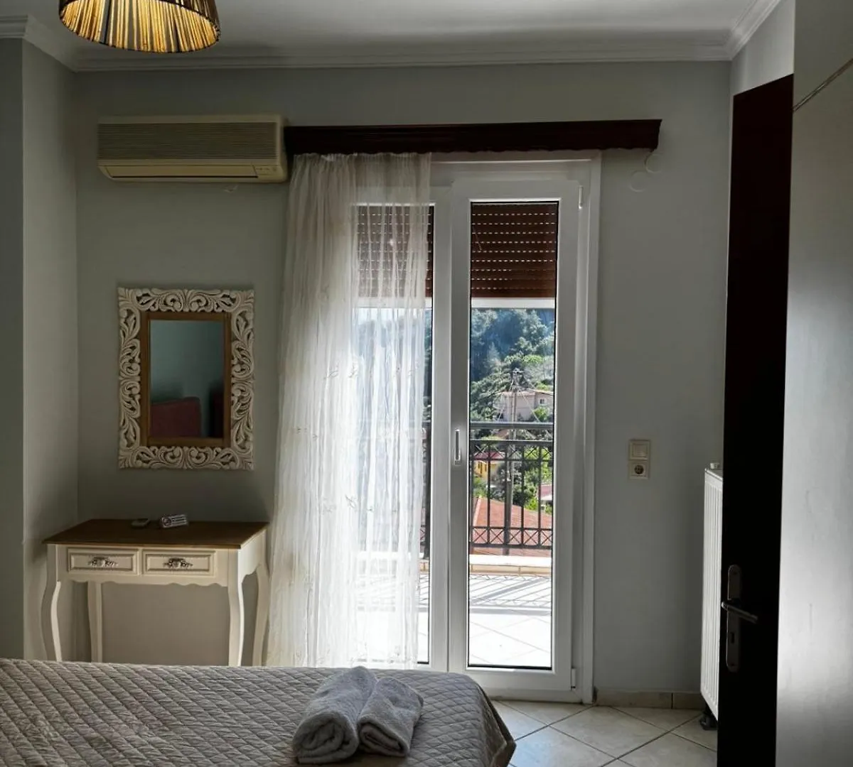 Daisy Maisonette Poros